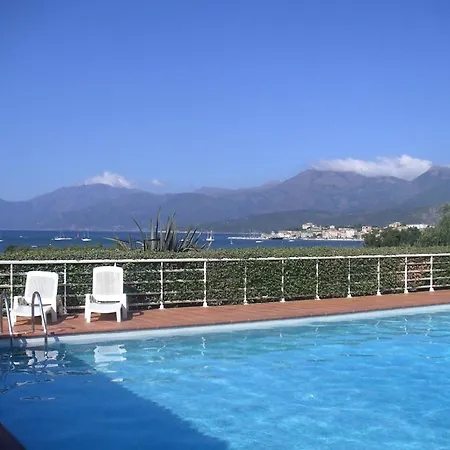 Privee Suarella Apartment